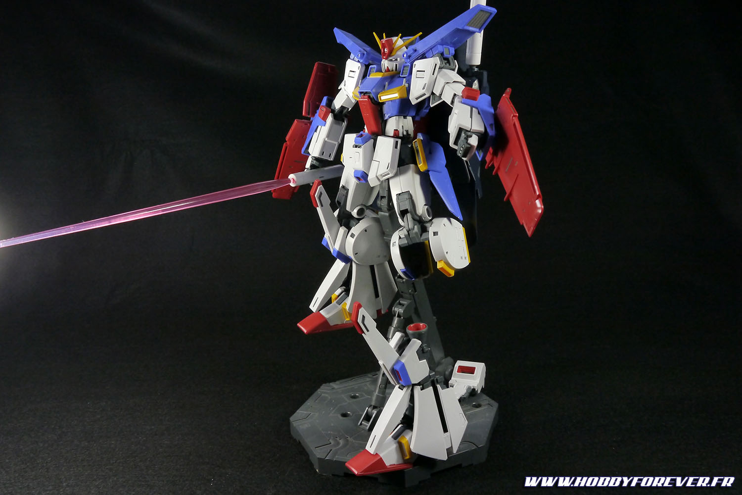 La jambe se démonte facilement quand on la manipule... La jambe se démonte facilement quand on la manipule...