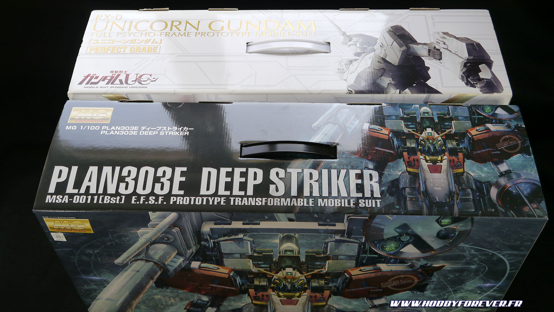 Pour vous faire une idée, la boite fait la taille de celle du PG Unicorn Gundam !