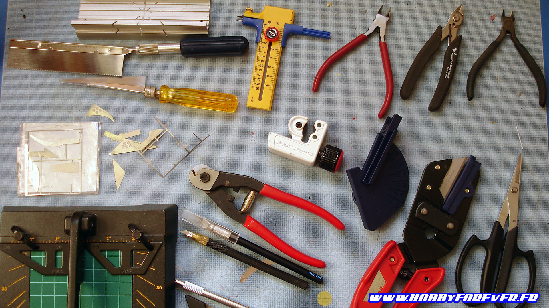 Dans l'atelier du maquettiste - 1. les outils de découpe