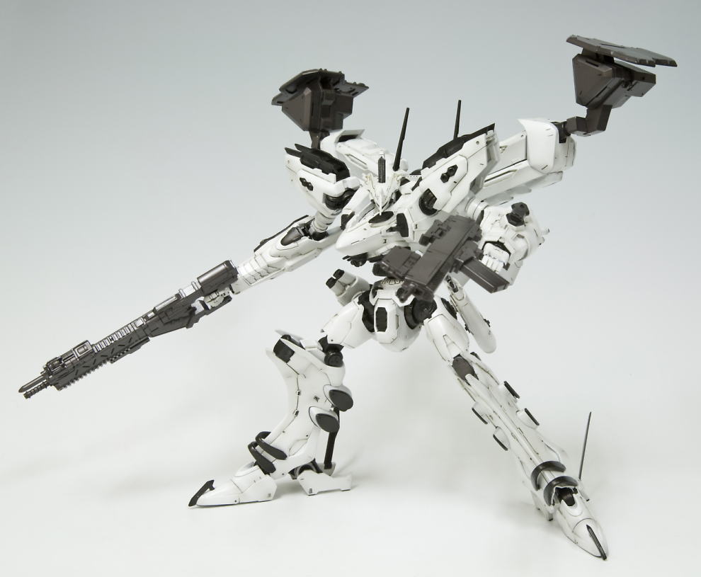 Les superbes kits Kotobukiya, ici le White Glint d'Armored Core, sont plus complexe que les Bandai malgré une conception en snap fit Les superbes kits Kotobukiya, ici le White Glint d'Armored Core, sont plus complexe que les Bandai malgré une conception en snap fit