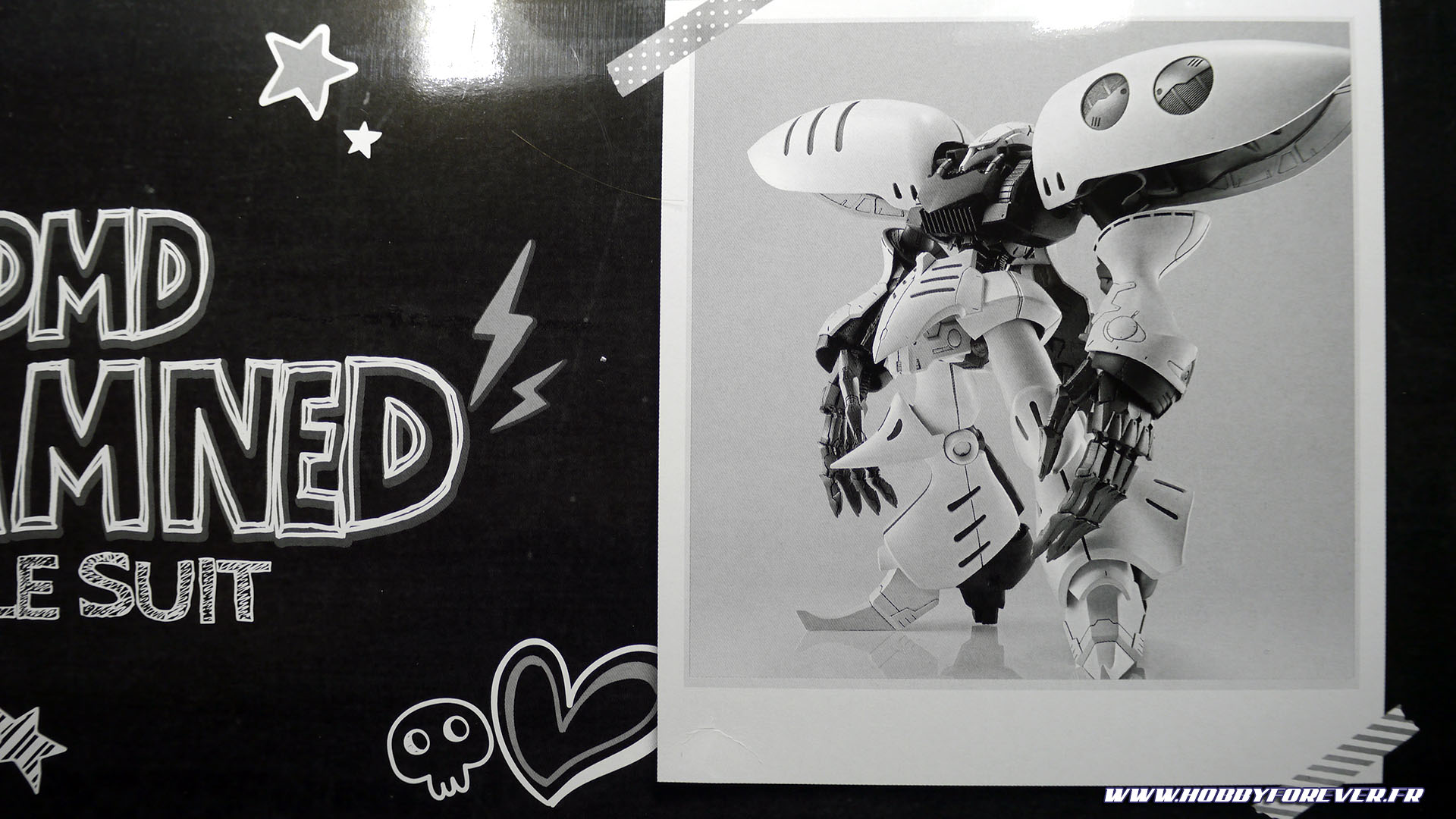 La seule photo du kit présente sur la boite La seule photo du kit présente sur la boite