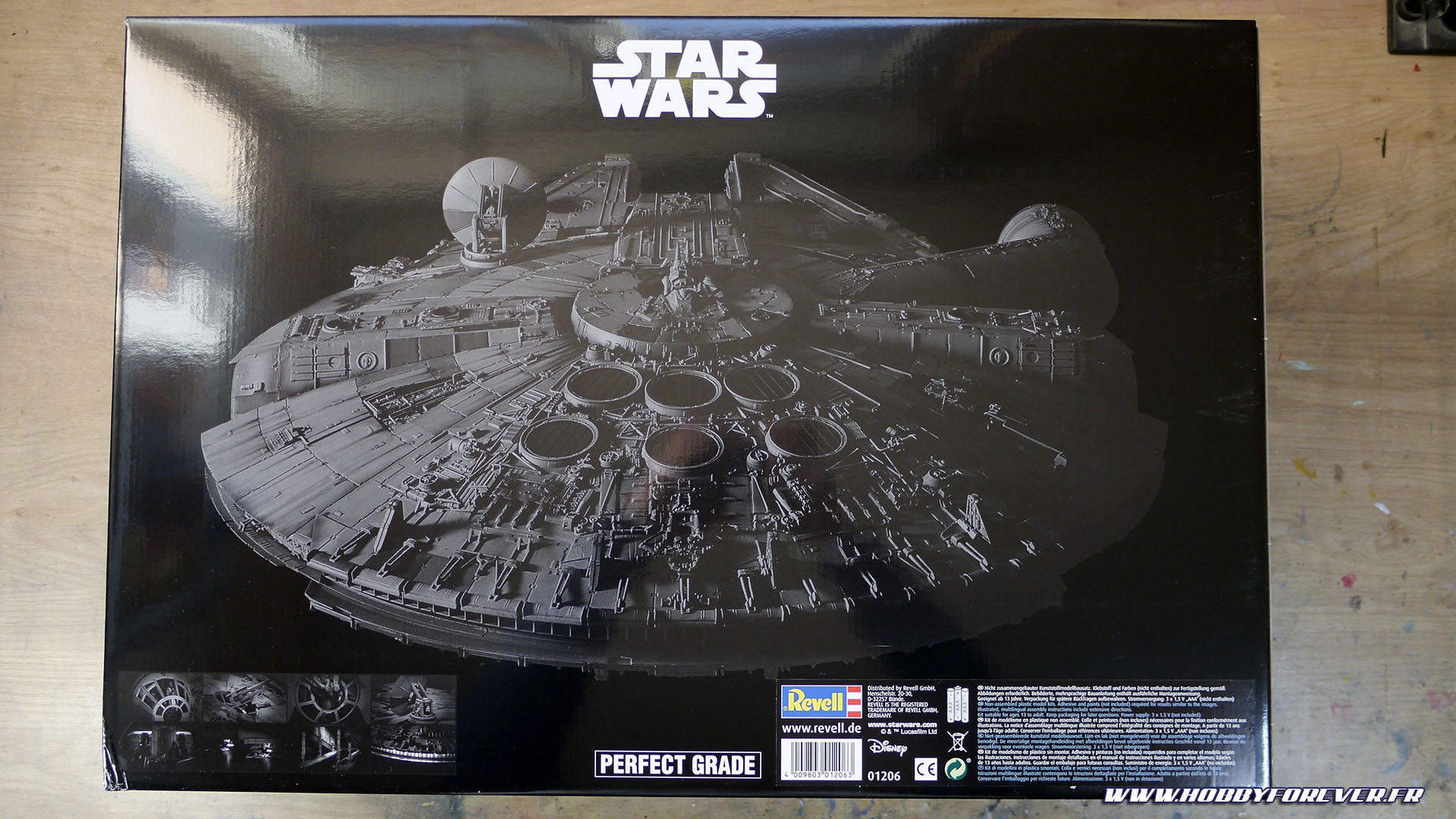 Unboxing - PG Millennium Falcon 1/72 Bandai / Revell