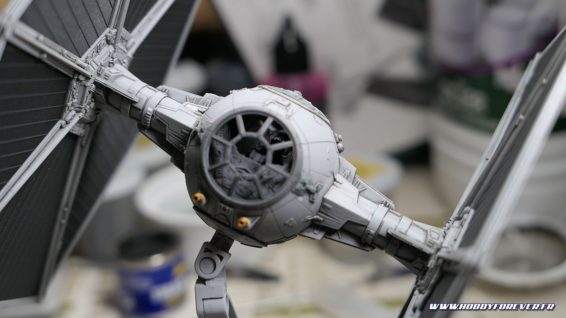 Le Tie Fighter a été vernis en mat WPU162 Le Tie Fighter a été vernis en mat WPU162
