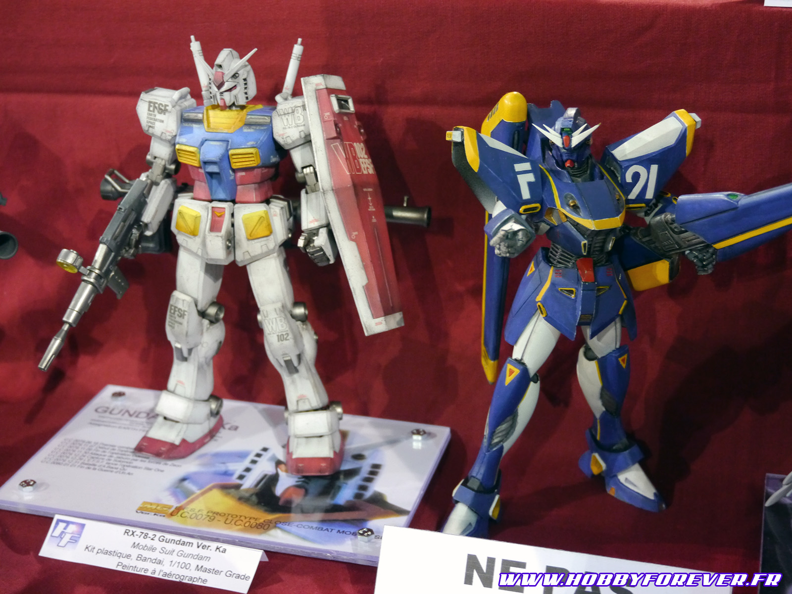 MG RX-78-2 Gundam Ver.Ka (Zenkuro) et Gundam F91 (Youli) MG RX-78-2 Gundam Ver.Ka (Zenkuro) et Gundam F91 (Youli)