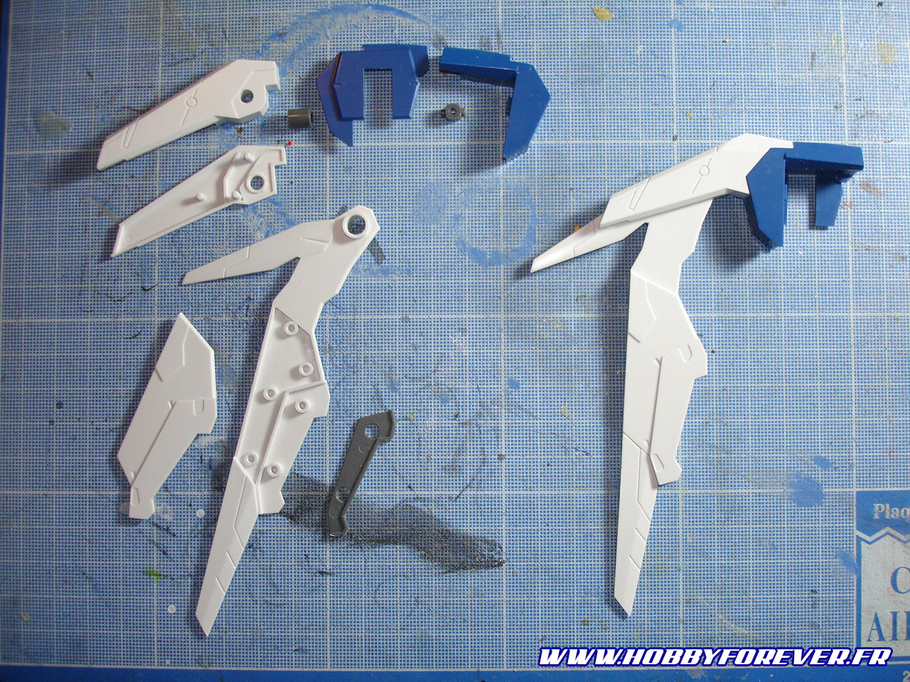 HG RX-105 Xi Gundoom - Out of Box HG RX-105 Xi Gundoom - Out of Box