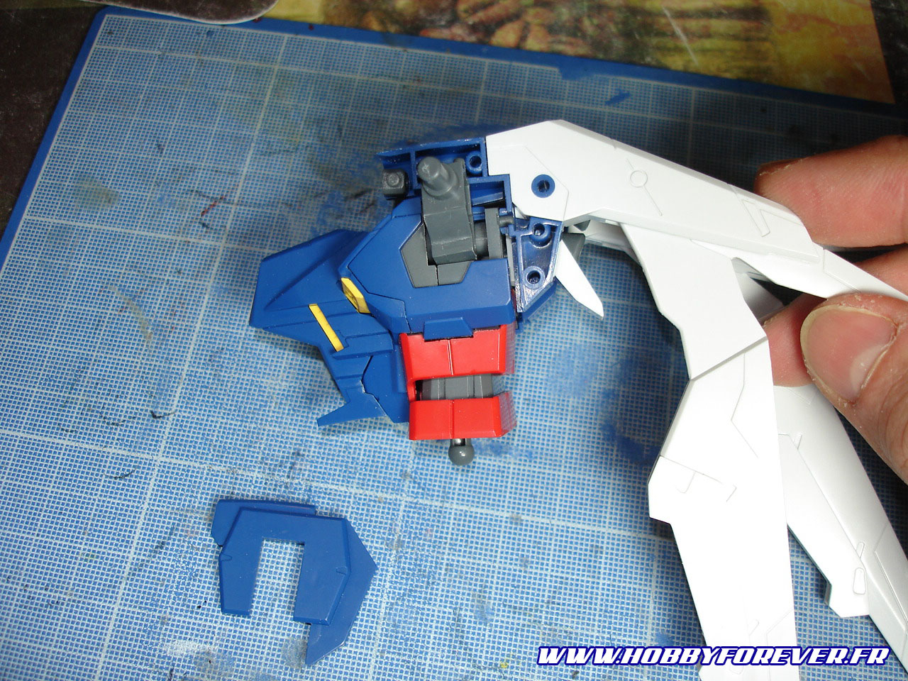 HG RX-105 Xi Gundoom - Out of Box HG RX-105 Xi Gundoom - Out of Box