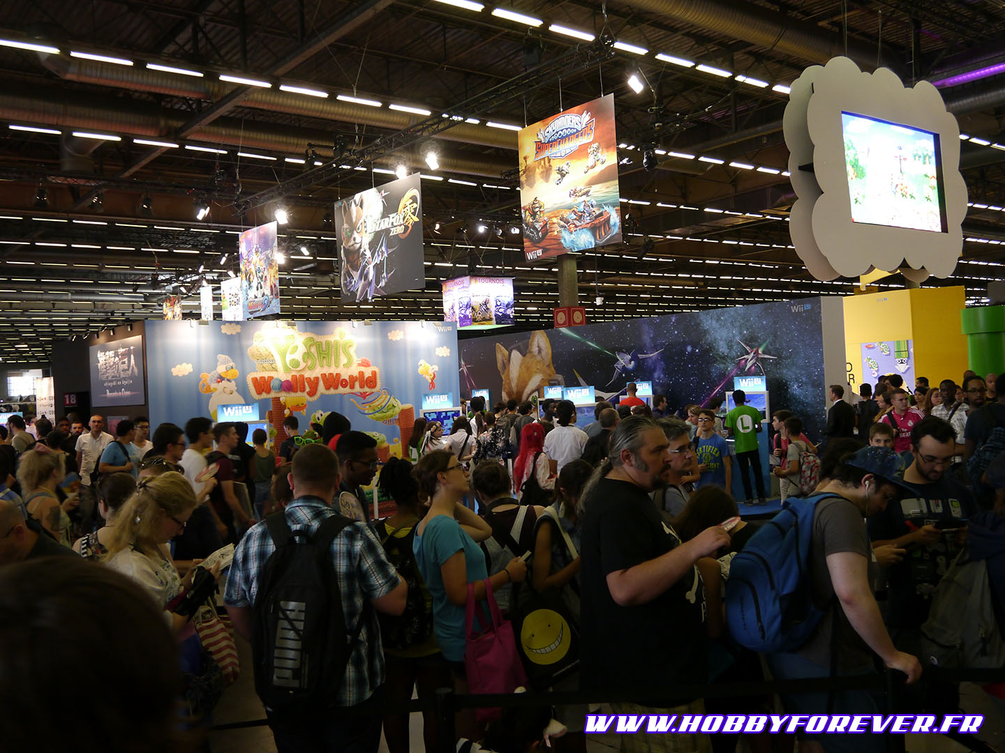 La partie Jeux Vidéo étaient bondée de monde ! La partie Jeux Vidéo étaient bondée de monde !