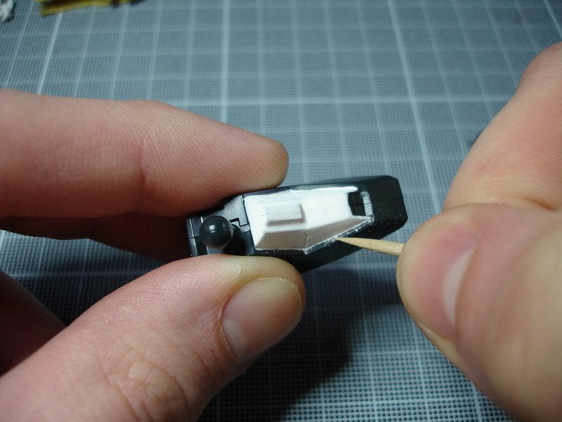 Tutoriel "No Paint" 1 - Améliorer facilement une maquette Gundam sortie de boite Tutoriel "No Paint" 1 - Améliorer facilement une maquette Gundam sortie de boite