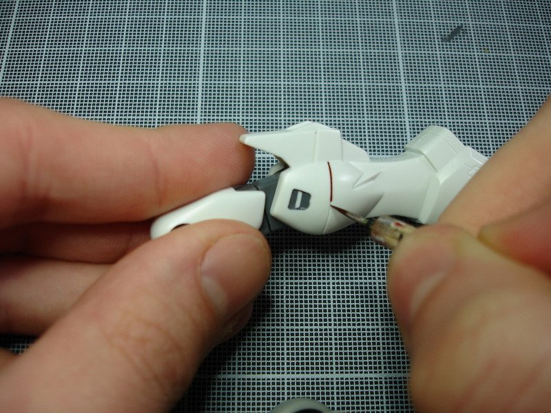 Tutoriel "No Paint" 1 - Améliorer facilement une maquette Gundam sortie de boite Tutoriel "No Paint" 1 - Améliorer facilement une maquette Gundam sortie de boite