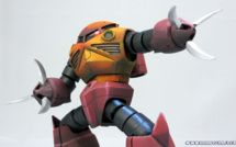 HGUC Char's Z'gok dans un style "illustration"