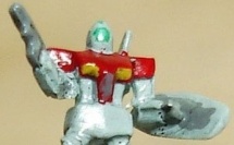 Amélioration et peinture des mini Gundams de 1cm